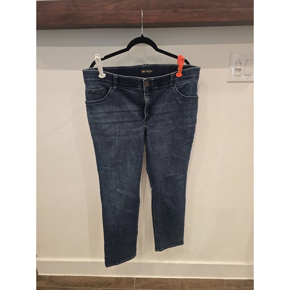 Lee Womens Plus Size Straight Leg Mid Rise Flex Motion Jeans